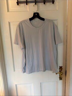 Vuori woman’s Short Sleeve Crew Tee - Pale Blue